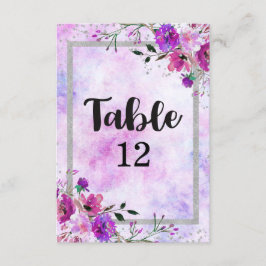 Violetta blomster- och silverramar vigselbord numm inbjudningar