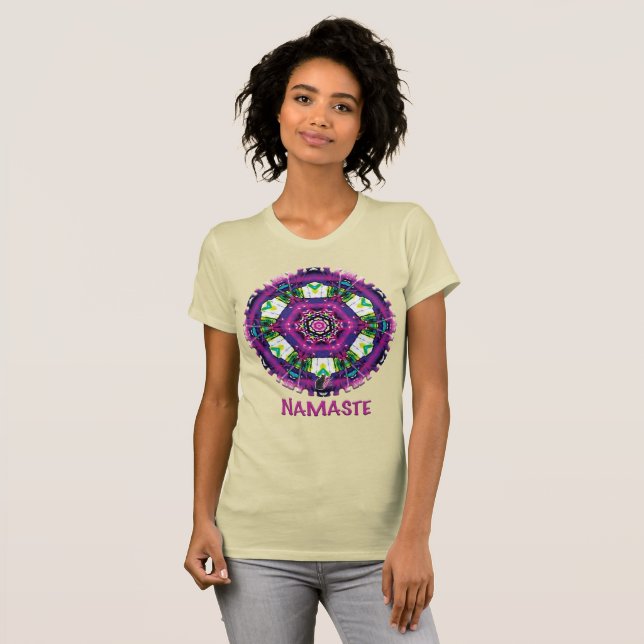 Violette Namaste Kaleidoscope T-Shirt (Hel framsida)