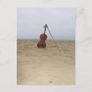Violin på strand vykort