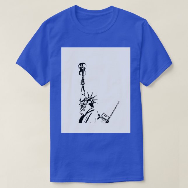Violin Statue Graphic T Shirt (Design framsida)