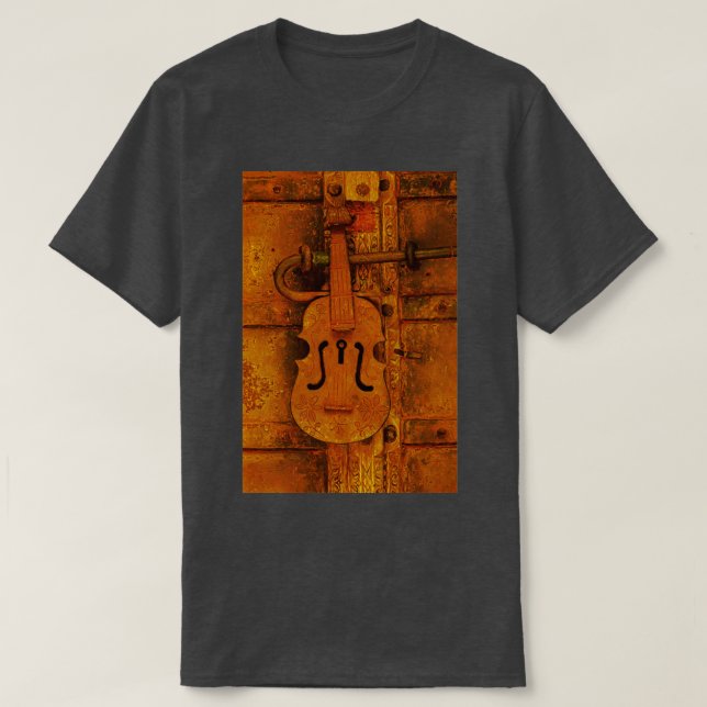 Violinist house Violin shaped rusty old door lock T Shirt (Design framsida)