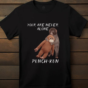 Viralt knuffaffedjur med Punch Monkey som kramar,  T Shirt