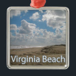 Virginia Beach VA Virginia Kusten Julgransprydnad Metall<br><div class="desc">Virginia Beach VA Virginia Kusten med sina typiska sandstränder och blå himmel.</div>