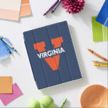 Virginia Split V iPad Skydd<br><div class="desc">Kolla in Virginia Cavaliers design! Visa ditt Virginia Cavaliers pride med de här nya Universiteten-produkterna. De gör perfekterna till Virginia student,  aluminium,  familj,  vän eller fläkt i ditt liv. Alla dessa Zazzle-produkter är anpassade med ditt namn,  klassår eller klubb. Gå Wahoos!</div>