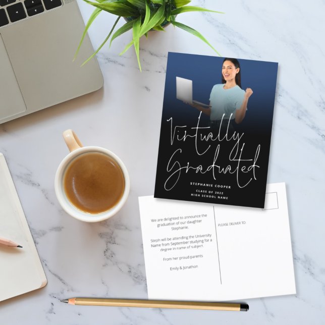 Virtually Graduated Foto 2022 Examen Svart Meddelande Vykort (Skapare uppladdad)