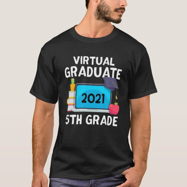 Virtuella Student 2021, femte Klass, klass Student T Shirt (Framsida)