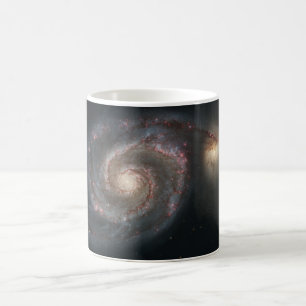 Virvelgalaxen M51 & följeslagare i rymden Kaffemugg