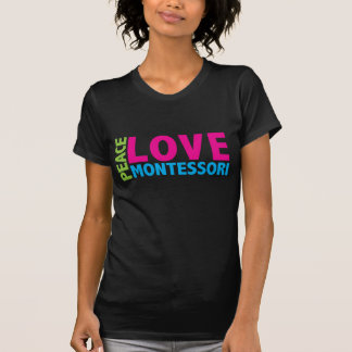 Visa din kärlek av Montessori med denna underbara Tee Shirt