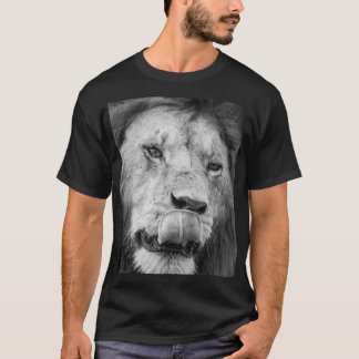 Visa din styrka med vår lejontryckta skjorta t shirt