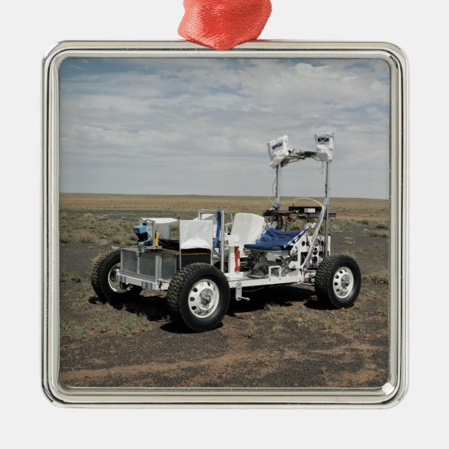 Visa en 1-G Lunar Rover Fordon Julgransprydnad Metall (Framsidan)