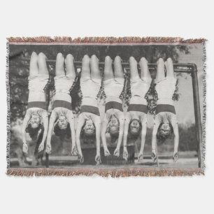 Visa flickor på apa pub, lekfull design. filt