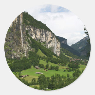 Visa från Trummelbach Falls, Lauterbrunnen CH Runt Klistermärke
