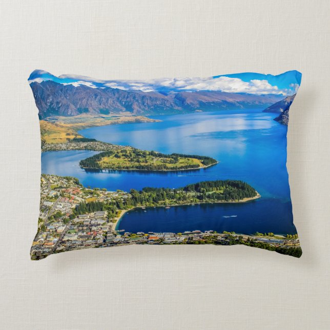 Visa på Queenstown från Bob's Peak, Nya Zeeland Prydnadskudde (Framsidan)