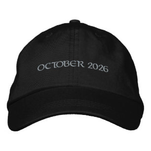 Visar OKTOBER 2026 Marinblå Alternativ Trucker-Hat Broderad Keps