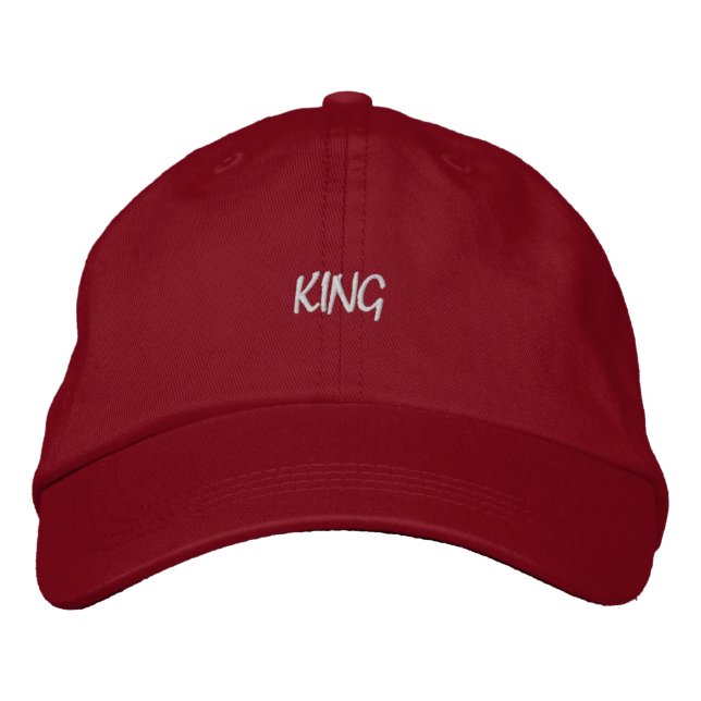 Visar ordet King fint på framsidan Broderad Keps (Framsida)