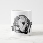 Visare av en Dream Jumbo Mugg<br><div class="desc">Detta förfärande mjuka bläck porträtt fångar en hund borttappad i tankearbete,  suddig som ett minne. Varje fartyg har den intimitet av hängivenhet som är inbäddad i drömliknande struktur.</div>
