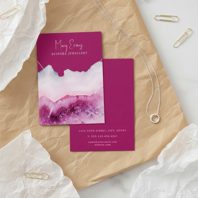 Visning av djup rosa--halsband visitkort (Deep pink agate necklace display card.)