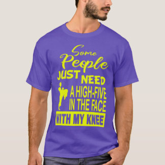 Vissa behöver höga fem t shirt