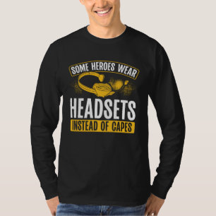 Vissa Hjältar Har Hörlurar Istället För Kappa 911 T Shirt