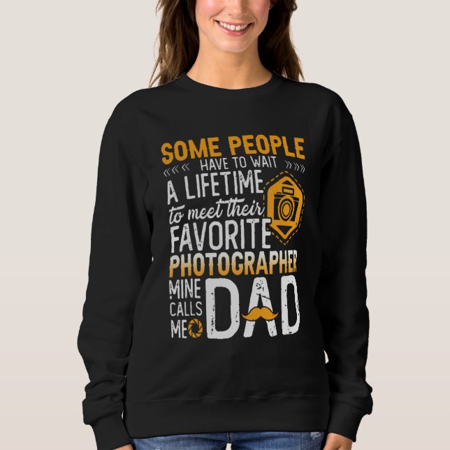 Vissa måste vänta på att få träffa sitt foto t shirt (Framsida)