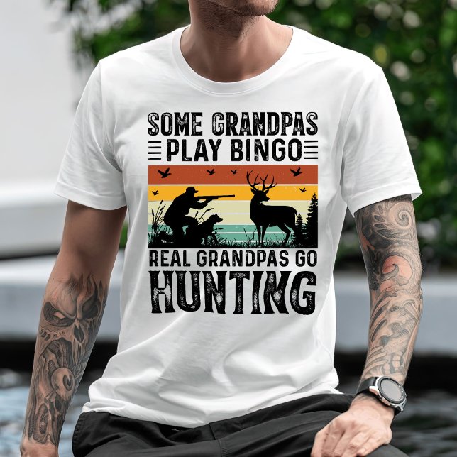 Vissa morfar spelar Bingo Real Grandpas Go Hunting T Shirt (Skapare uppladdad)