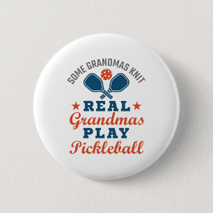 Vissa mormas Sticka Real Grandmas Play Pickleball Knapp