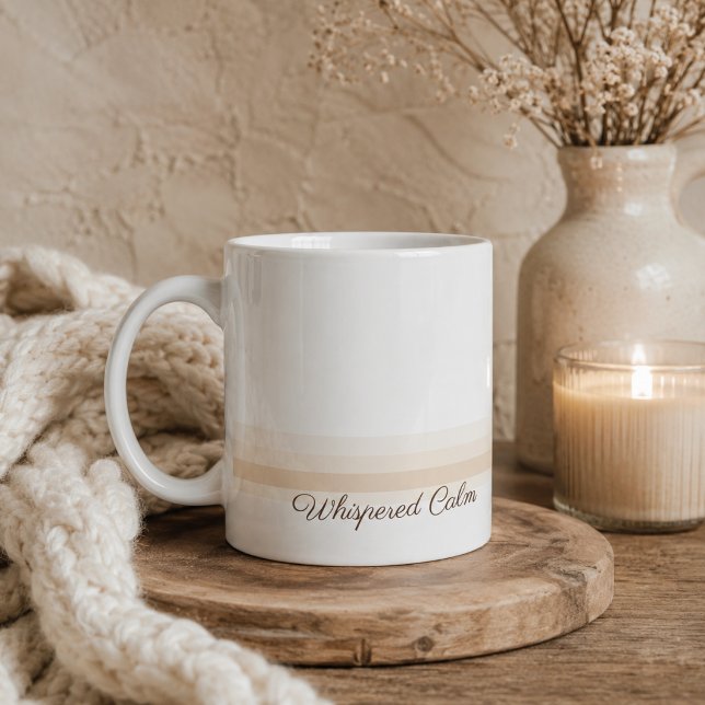 Visslad lugn randig klassisk mugg, 0,33 l kaffemugg (Warm sandtone ceramic accent for latte corners and airy apartment kitchens)