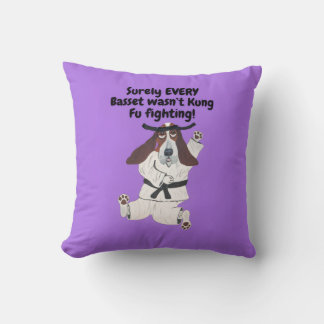 Visst kämpade INTE VARJE Basset inte Kung Fu! Kudde