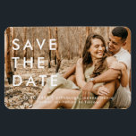 Vit Avslappnad Foto Bröllop spara datum Magnet<br><div class="desc">Avslappnad Photo Save the Date Flexible Magnet. Vit text.</div>