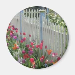 Vit biljettstängsel med tulips runda magnet
