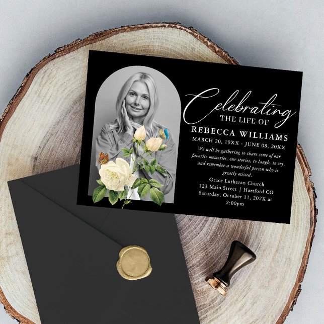 Vit blomkalligrafi Firande i Life Inbjudningar (Skapare uppladdad)