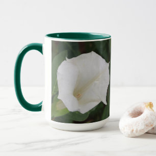 Vit blomma mugg