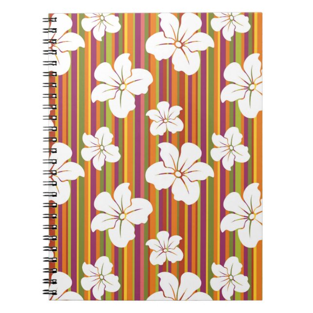 Vit blommar på en randig bakgrund anteckningsbok med spiral (Framsidan)