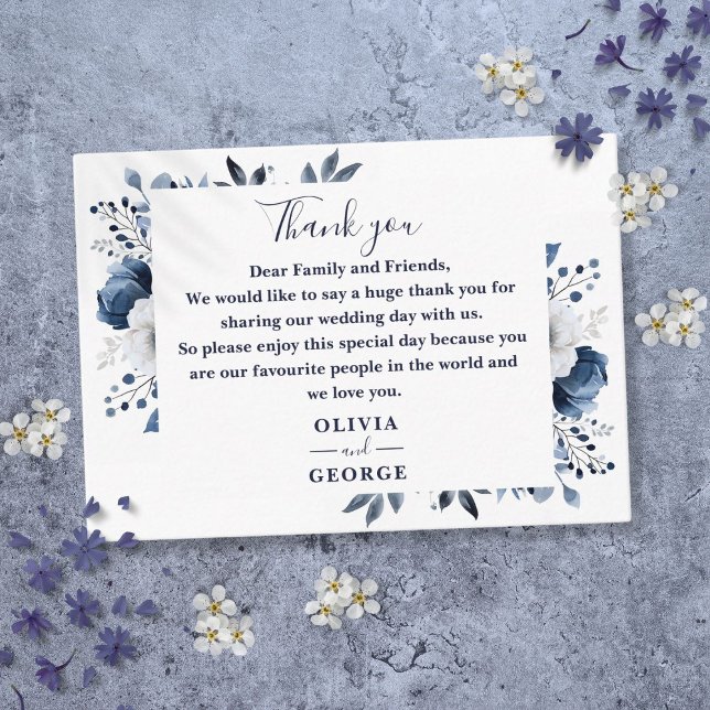 Vit Blommigt Bröllop Tack Placeringskort (Navy Blue And White Floral Wedding Thank You Place Card)