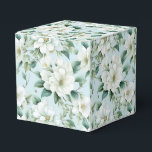 Vit Blommigt Party Treat Box Presentaskar<br><div class="desc">Parti-förmånslådan visas med en underbar vit blommigt. Anpassa det här objektet eller köp som det är. Tips! Lägg till dina underbara behandlingar och lägg till lite festligt band. Licensierad bild</div>