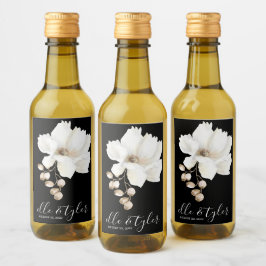 Vit blomsterbröllopsetikett för mini vinflaska vinetikett