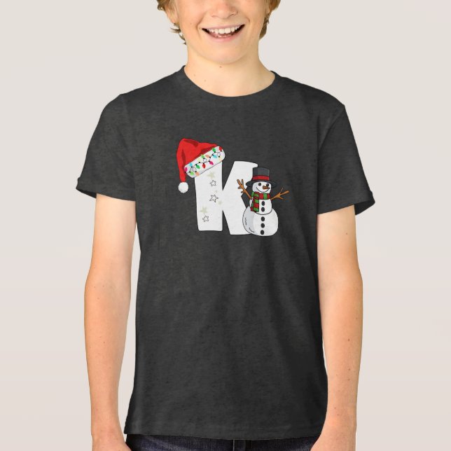 Vit bokstav k julpresent  t shirt (Framsida)