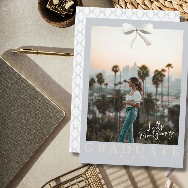 Vit Bow Coquette Trellis Examen Annons Inbjudningar (Skapare uppladdad)