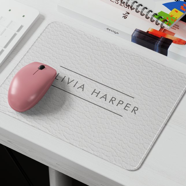 Vit Chic | Minimalt läderutseende Musmatta (Custom Monogram Faux Leather Texture Mousepad: Personalized Elegance for Your Workspace)