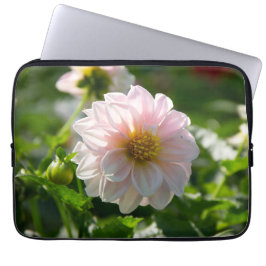 Vit dahlia i trädgårdsfotot laptop fodral