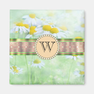 Vit Daisy i Grönt Meadow Monogram Magnet