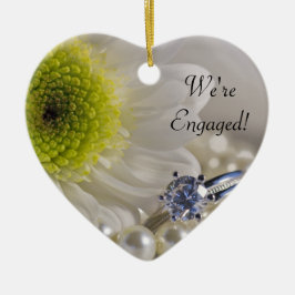 Vit Daisy och Diamond Ring Vi är engagerade Julgransprydnad Keramik