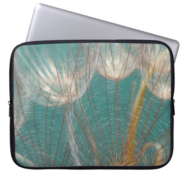 Vit dandelion i nära fotografi laptop fodral (Framsidan)