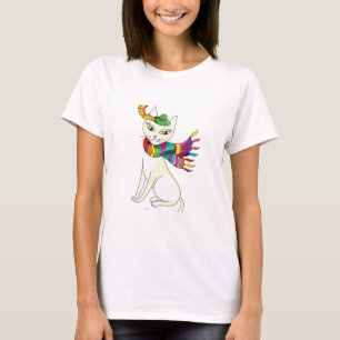 vit dekorativ katt i hatt och scarf på svart t shirt