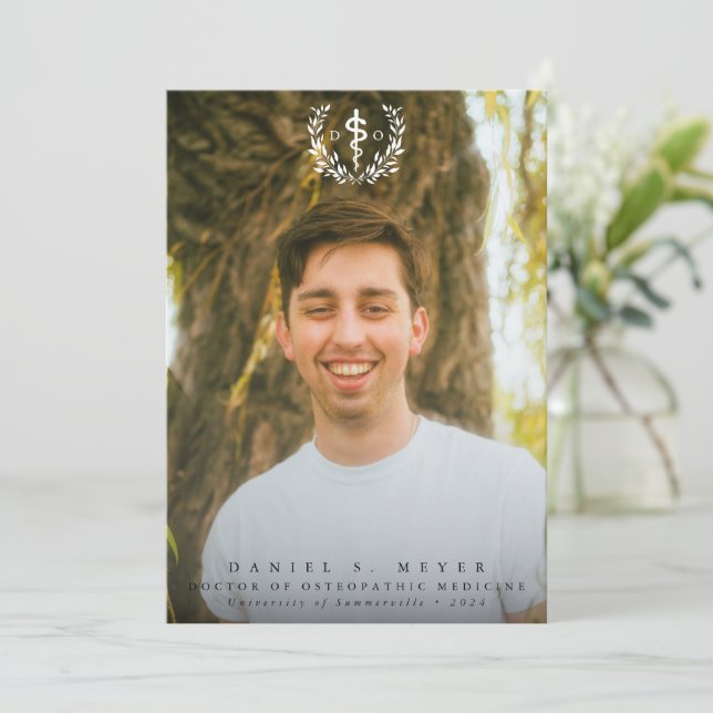 Vit Doktor i Osteopatisk medicin Studenten Meddelande (Stående Fram)