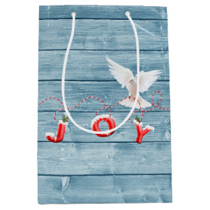 Vit duva på Blue Barn Wood