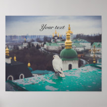 Vit duva vid ortodox kloster i Kiev