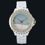 Vit Enamel Watch med Beach Design Armbandsur<br><div class="desc">Den här damens vita enamelklocka är designad med mitt foto på Seven Mile Beach,  Grand Cayman och rhinestones runt ansikte.</div>