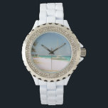 Vit Enamel Watch med Beach Design Armbandsur<br><div class="desc">Den här damens vita enamelklocka är designad med mitt foto på Seven Mile Beach,  Grand Cayman och rhinestones runt ansikte.</div>