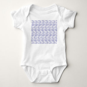Vit förpackning papper med en subtil, upprepad pla t shirt